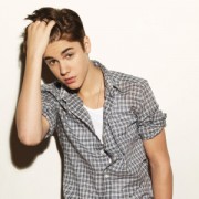 Justin Bieber a fost spitalizat dupa ce a lesinat pe scena